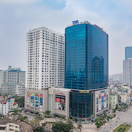 The Vietnamese office market faces economic fluctuations on a global scale.